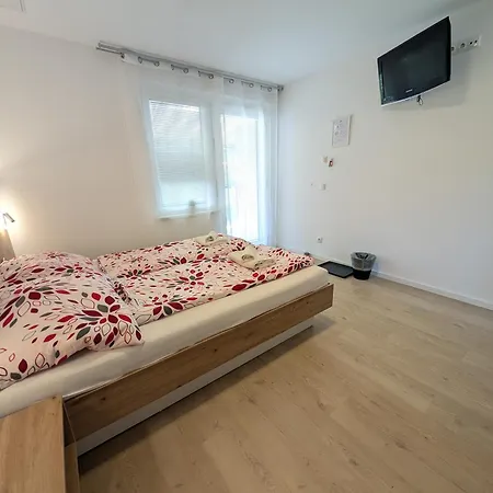 10 - Geraeumiges Terrassen-studio In Seenaehe * Sankt Kanzian am Klopeiner See